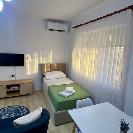 Fredi * ティラナ